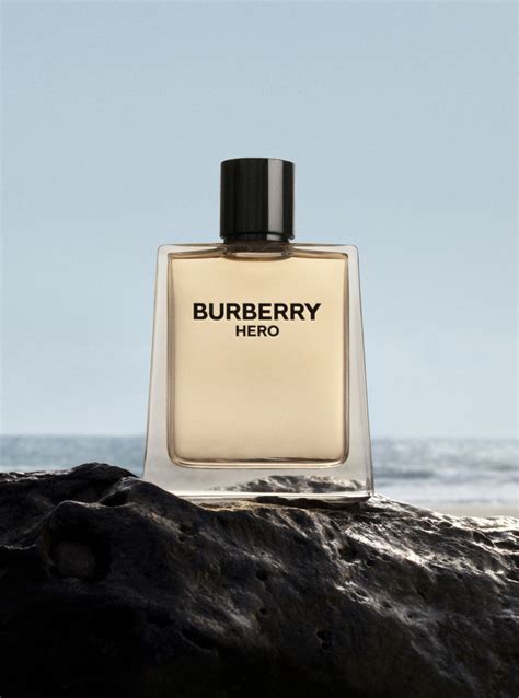 「Burberry Hero 骏勇之心」全新上市 